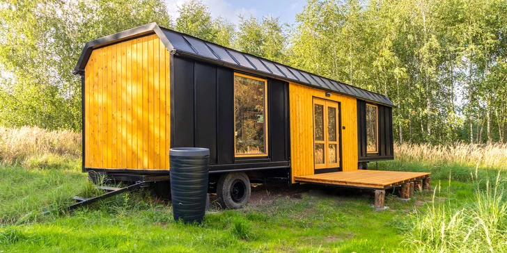 Za prírodou, pokojom a výhľadom na hviezdy: netradičný pobyt v maringotke na okraji Bŕd