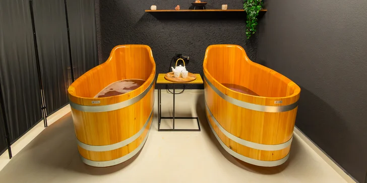 Relax vo vínnom kúpeli s občerstvením a pohárom vína pre 1 až 4 osoby