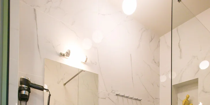 Unikátne ubytovanie na východe Čiech: zrenovovaný hotel, 4 dizajnové izby, raňajky aj privátne wellness