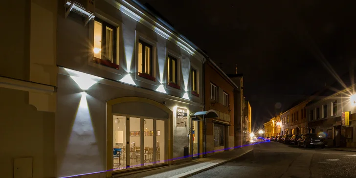 Unikátne ubytovanie na východe Čiech: zrenovovaný hotel, 4 dizajnové izby, raňajky aj privátne wellness