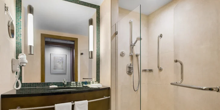 Spoznajte Wrocław: z pohodlia 5* hotela s raňajkami a saunou, 10 minút chôdze od hlavného námestia