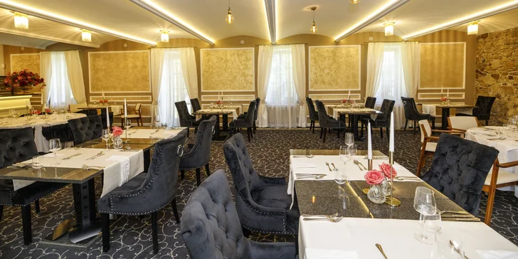 Romantický pobyt na zámku pri Havlíčkovom Brode: víno, raňajky aj degustačné menu