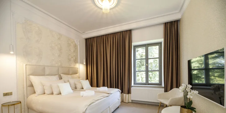 Romantický pobyt na zámku pri Havlíčkovom Brode: víno, raňajky aj degustačné menu