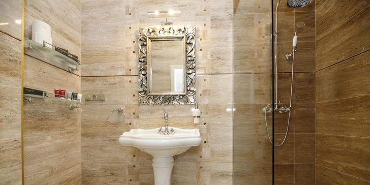 Romantický pobyt na zámku pri Havlíčkovom Brode: víno, raňajky aj degustačné menu