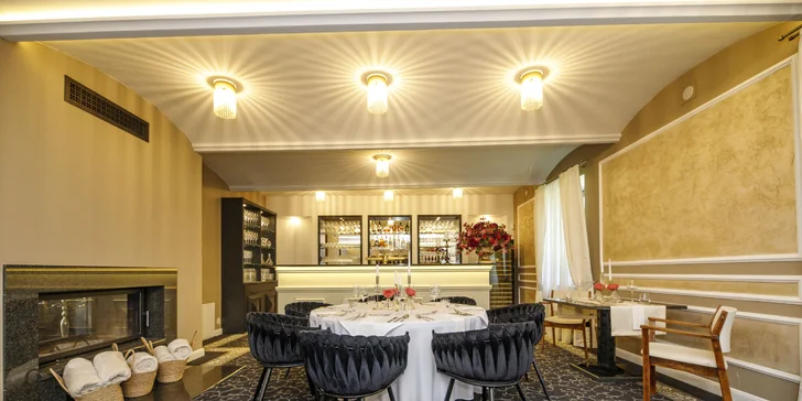 Romantický pobyt na zámku pri Havlíčkovom Brode: víno, raňajky aj degustačné menu