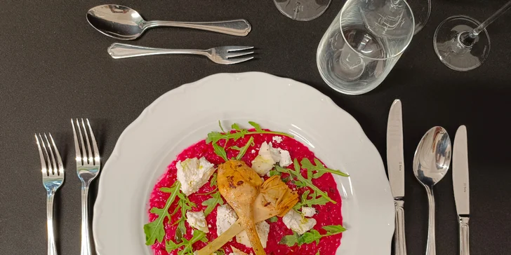 Romantický pobyt na zámku pri Havlíčkovom Brode: víno, raňajky aj degustačné menu