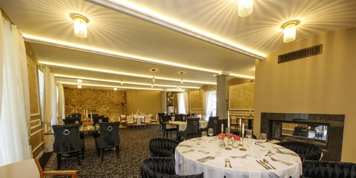 Romantický pobyt na zámku pri Havlíčkovom Brode: víno, raňajky aj degustačné menu