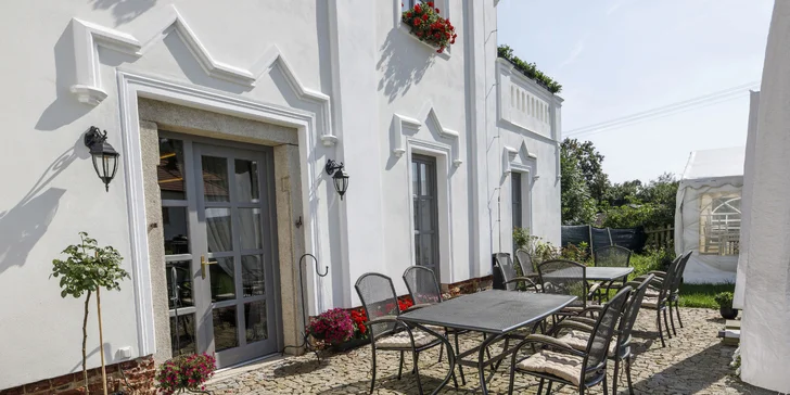 Romantický pobyt na zámku pri Havlíčkovom Brode: víno, raňajky aj degustačné menu