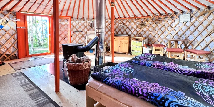 Netradičný relax v prírode pri Adršpachu: vybavená jurta so saunou pre pár aj rodinu