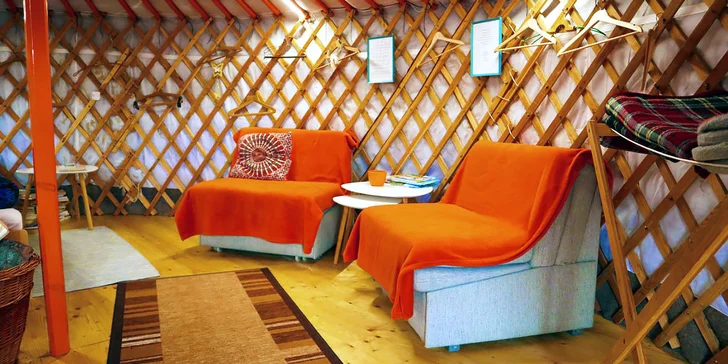 Netradičný relax v prírode pri Adršpachu: vybavená jurta so saunou pre pár aj rodinu