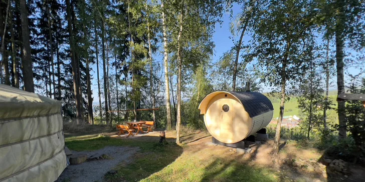 Netradičný relax v prírode pri Adršpachu: vybavená jurta so saunou pre pár aj rodinu