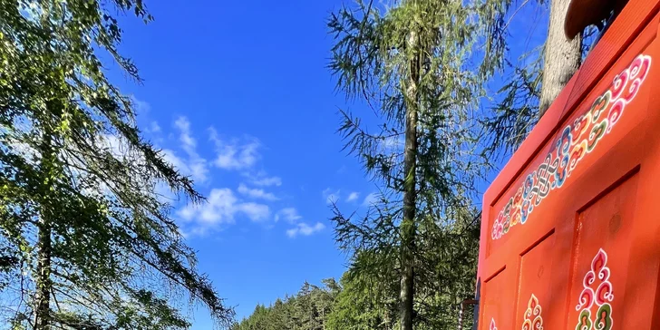 Netradičný relax v prírode pri Adršpachu: vybavená jurta so saunou pre pár aj rodinu