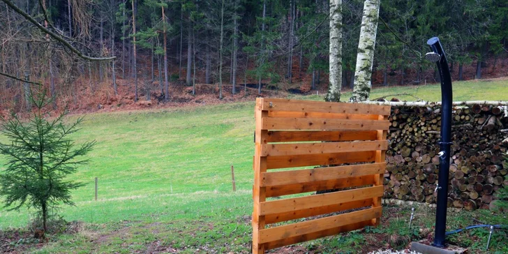 Netradičný relax v prírode pri Adršpachu: vybavená jurta so saunou pre pár aj rodinu