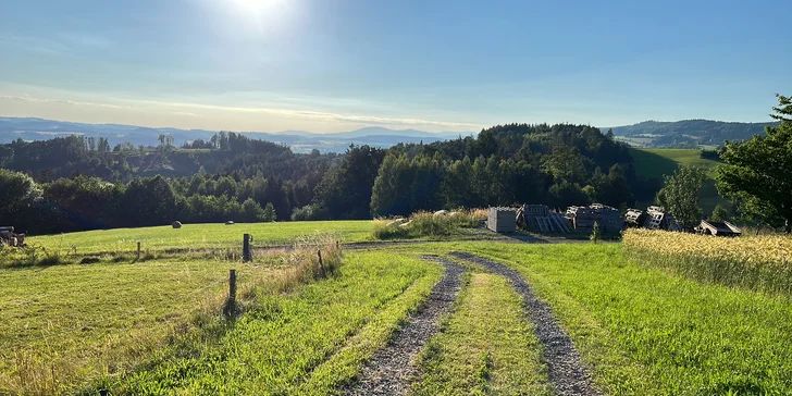 Netradičný relax v prírode pri Adršpachu: vybavená jurta so saunou pre pár aj rodinu