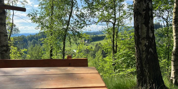 Netradičný relax v prírode pri Adršpachu: vybavená jurta so saunou pre pár aj rodinu