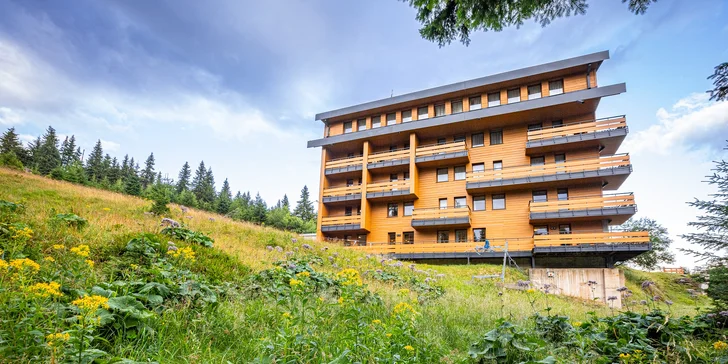 Ubytovanie v hoteli pod vrcholom Pradědu: raňajky alebo polpenzia aj wellness