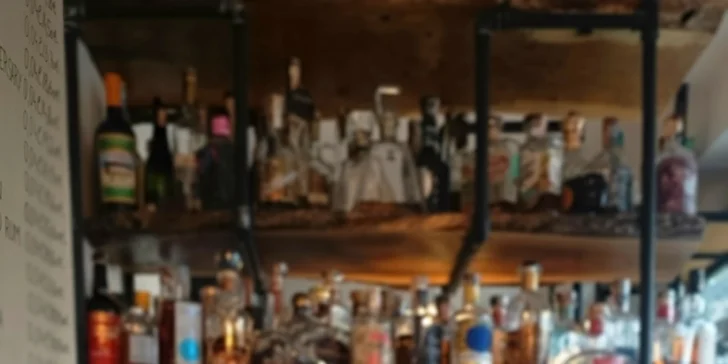 Degustácia siedmich prémiových rumov s výkladom v kaviarni Boston Café