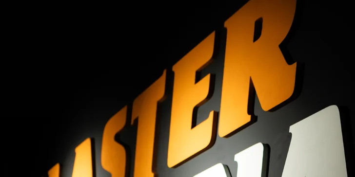 Zoberte partiu na akčnú hru: Vstup do Blaster Arény v CRAZY SiTY