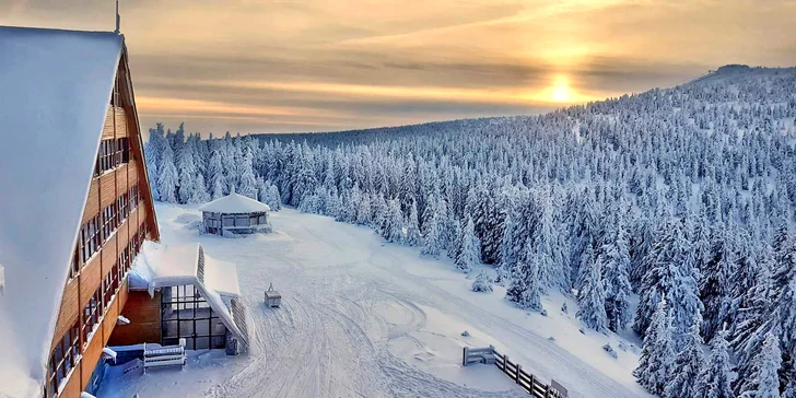 Ubytovanie v hoteli pod vrcholom Pradědu: raňajky alebo polpenzia aj wellness