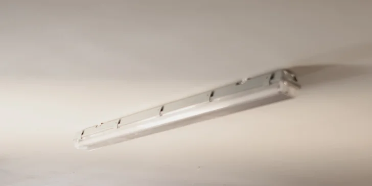 Jedinečná RC dráha na Orave: Jazdy na Revolt RC simulátore pre dospelých aj deti