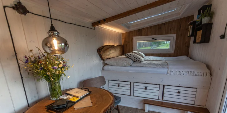 Luxusná maringotka Za humny so saunou v prírode neďaleko Bouzova a Javoříčskych jaskýň