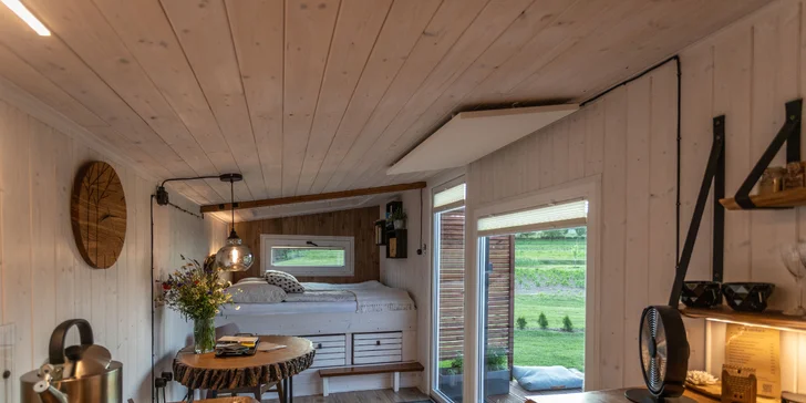 Luxusná maringotka Za humny so saunou v prírode neďaleko Bouzova a Javoříčskych jaskýň