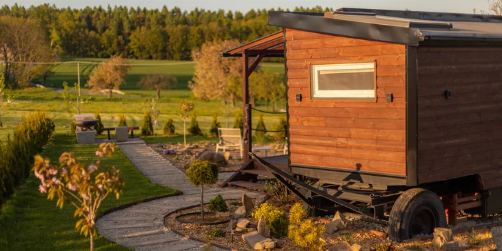 Luxusná maringotka Za humny so saunou v prírode neďaleko Bouzova a Javoříčskych jaskýň