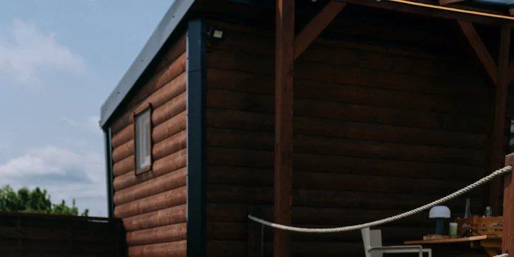 Luxusná maringotka Za humny so saunou v prírode neďaleko Bouzova a Javoříčskych jaskýň