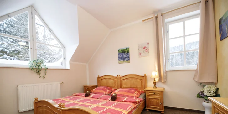 Pobyt v malebnej drevenici na okraji Harrachova s bohatou polpenziou formou bufetu