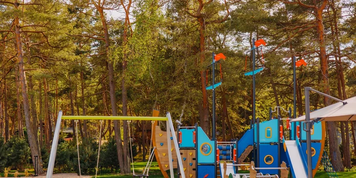 Luxusný hotel pri Baltskom mori: polpenzia, wellness, bazény, atrakcie pre deti a zábava nielen pre ne