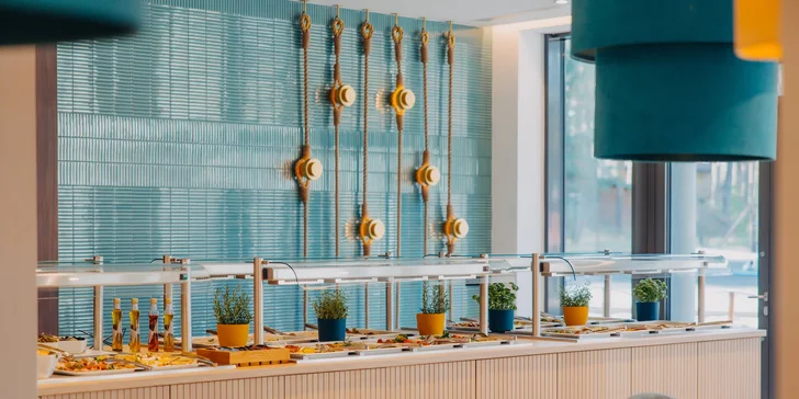 Luxusný hotel pri Baltskom mori: polpenzia, wellness, bazény, atrakcie pre deti a zábava nielen pre ne