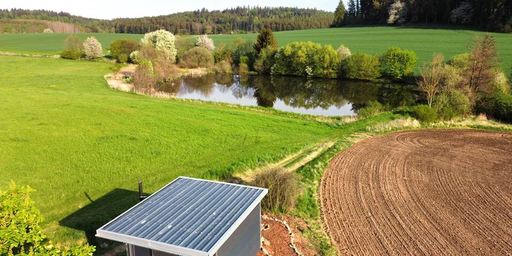 Glamping v krásne zariadenom otočnom tiny house pre 2 osoby a za príplatok hot tube