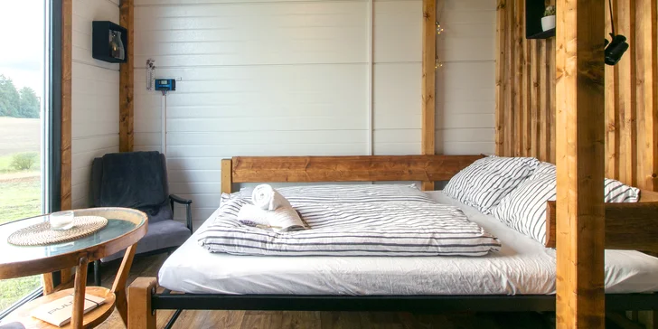 Glamping v krásne zariadenom otočnom tiny house pre 2 osoby a za príplatok hot tube