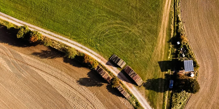 Glamping v krásne zariadenom otočnom tiny house pre 2 osoby a za príplatok hot tube