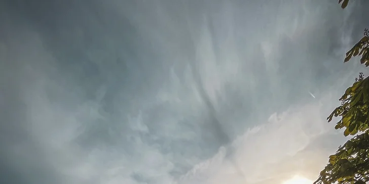 Glamping v krásne zariadenom otočnom tiny house pre 2 osoby a za príplatok hot tube