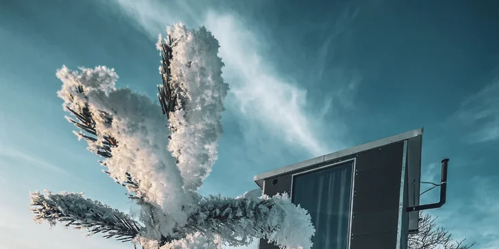 Glamping v krásne zariadenom otočnom tiny house pre 2 osoby a za príplatok hot tube