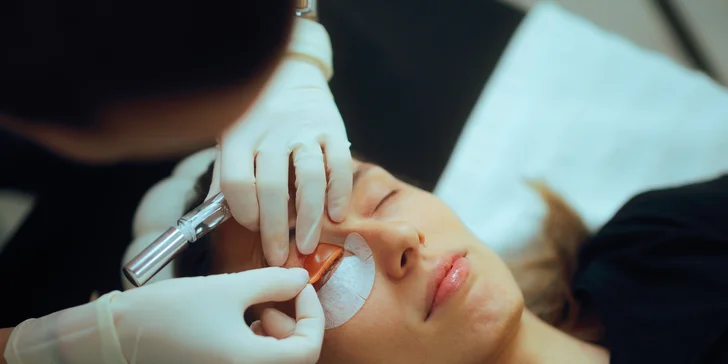 Lash lifting, laminácia obočia alebo výhodné kombo