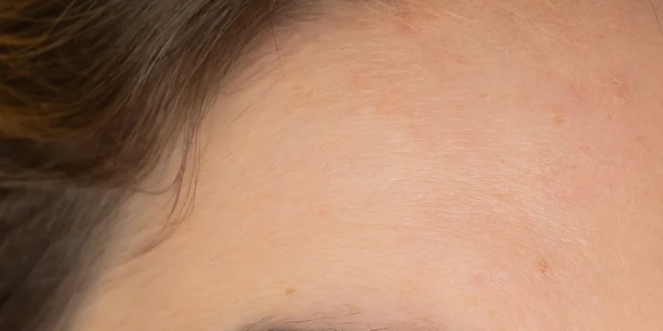 Permanentný make up: pery alebo púdrové obočie