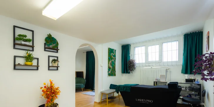 Permanentný make up: pery alebo púdrové obočie