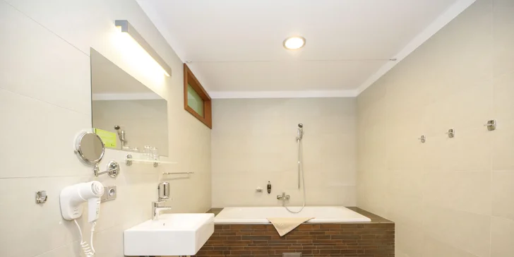 Golfový hotel v Beroune s neobmedzeným wellness a fľašou prosecca