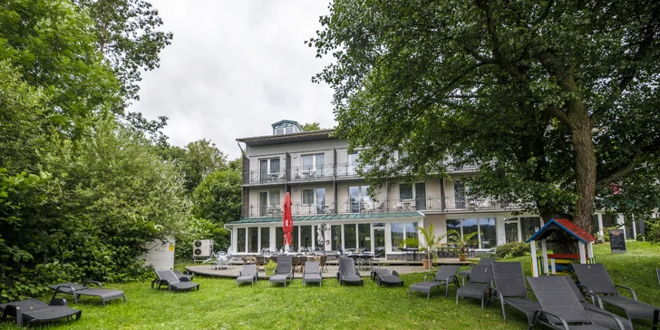 Pobyt na brehu jazera a v blízkosti lyžiarskych stredísk: polpenzia, bazén a vírivka