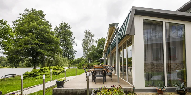 Pobyt na brehu jazera a v blízkosti lyžiarskych stredísk: polpenzia, bazén a vírivka