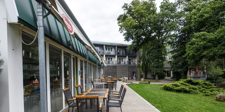 Pobyt na brehu jazera a v blízkosti lyžiarskych stredísk: polpenzia, bazén a vírivka