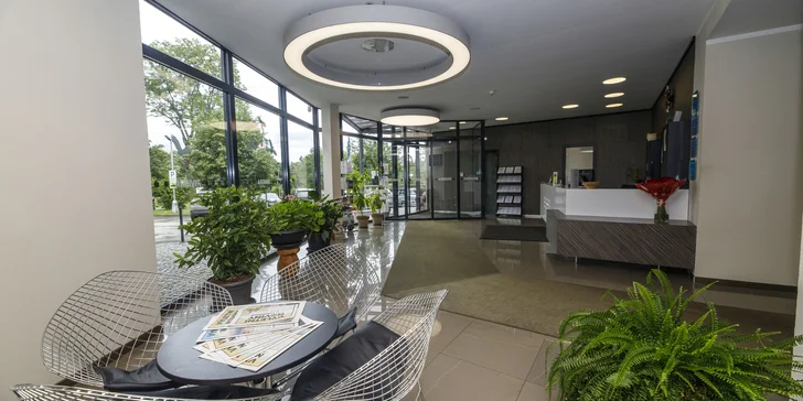 Pobyt na brehu jazera a v blízkosti lyžiarskych stredísk: polpenzia, bazén a vírivka