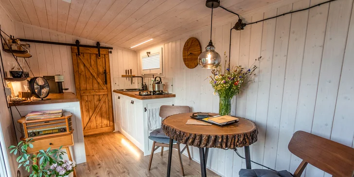 Luxusná maringotka Za humny so saunou v prírode neďaleko Bouzova a Javoříčskych jaskýň