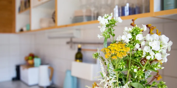 Štýlový tiny house v západných Čechách pre dvoch: sauna, jazierko aj muzikoterapia