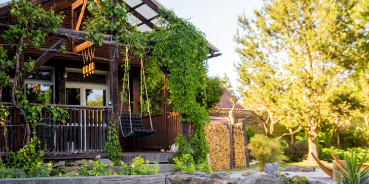 Štýlový tiny house v západných Čechách pre dvoch: sauna, jazierko aj muzikoterapia