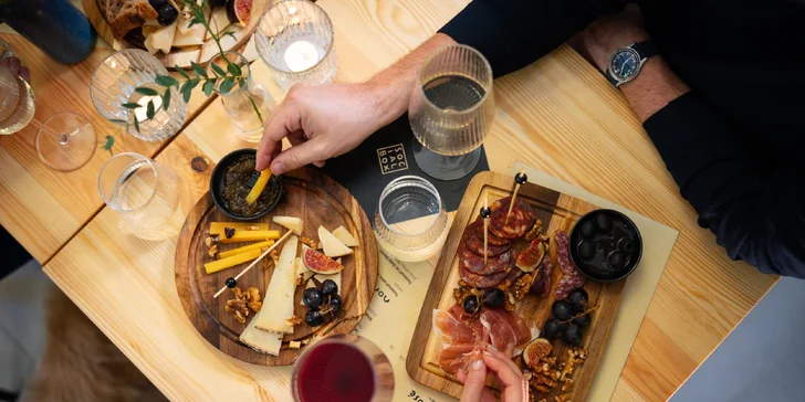 Otvorený voucher na konzumáciu jedla a nápojov v hodnote 30 € alebo 50 € v novej kaviarni Social Box