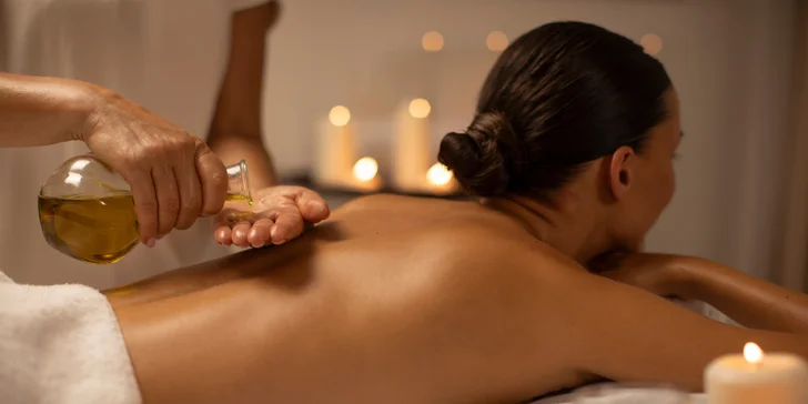 Bylinková, škoricová, kokosová alebo klasická masáž u nevidiaceho maséra