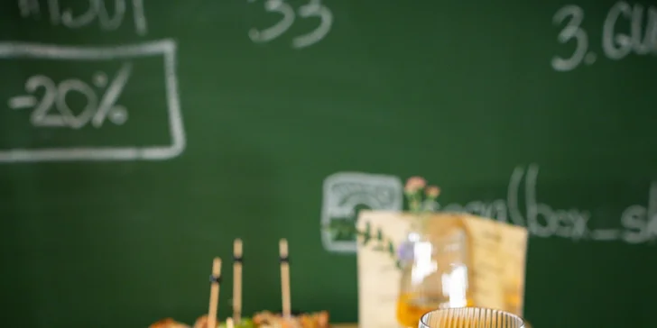 Otvorený voucher na konzumáciu jedla a nápojov v hodnote 30 € alebo 50 € v novej kaviarni Social Box